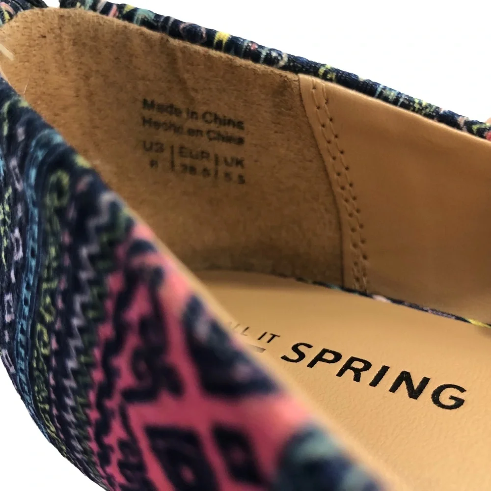 Patterned multicolored Trendy Flats in Blues & Pink size 8 shoes